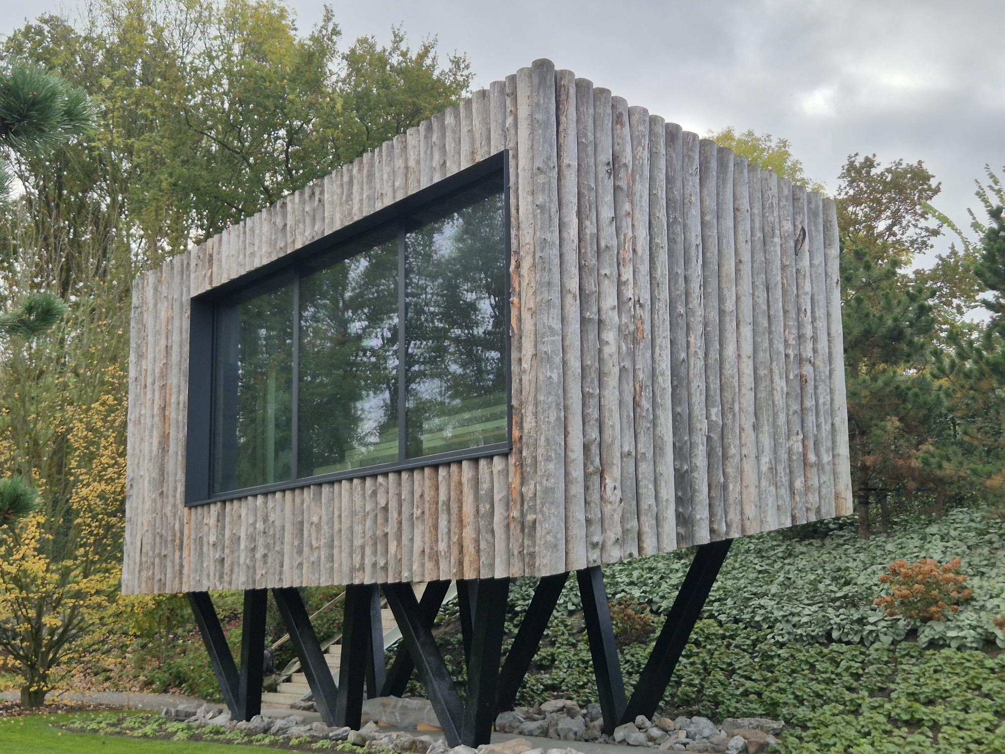 Moderne Kelo panoramasauna met groot raam
