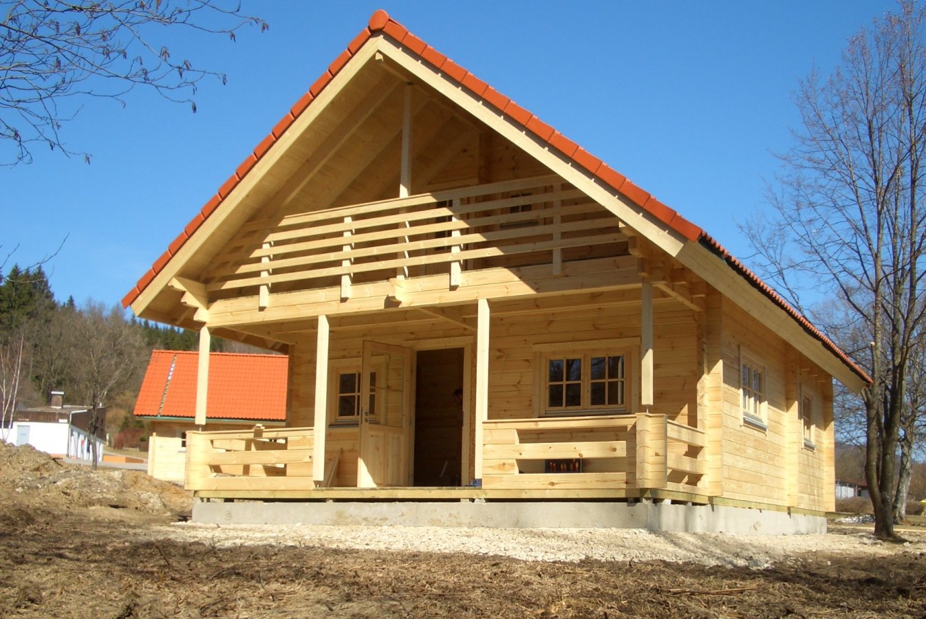 Licht houten huis in Finse houtstapelbouw
